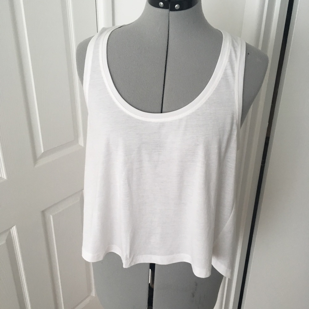 New no tag BCBG M white
